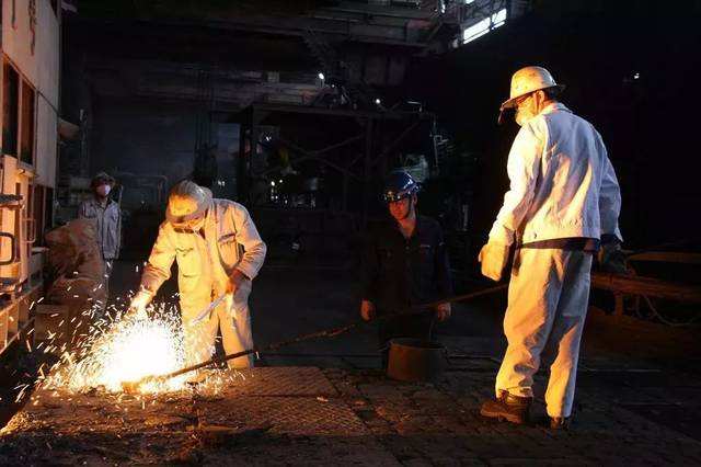 China's Steel Output Hits New Highs