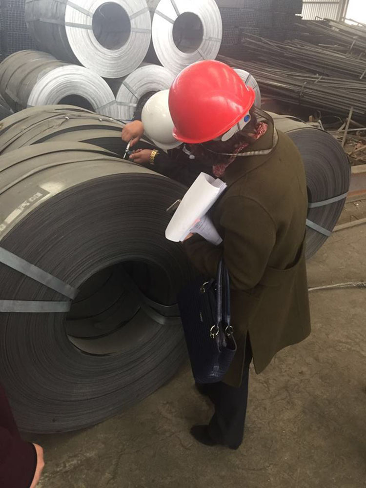 factory direct carbon Q195-Q235 hot rolled steel strip coil